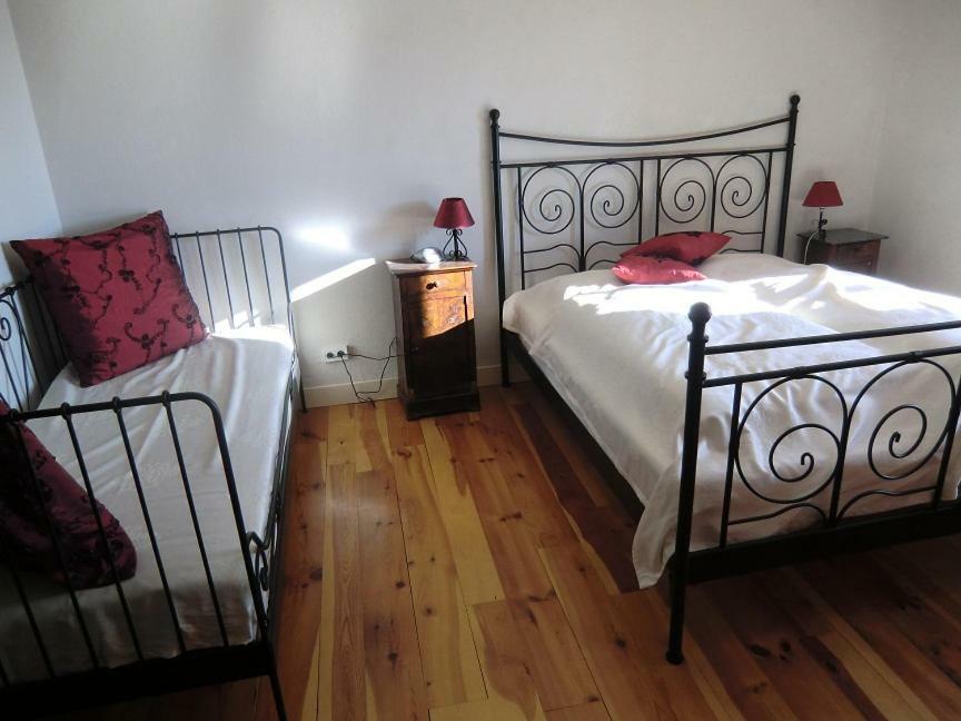 Bed and Breakfast Domaine Le Sauzet Saint-Germain-l'Herm Экстерьер фото